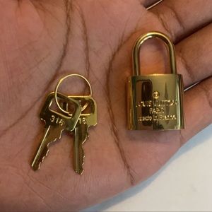 LV lock & key set